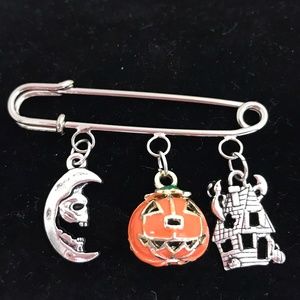 Halloween House Pumpkin Man in Moon Pin Brooch